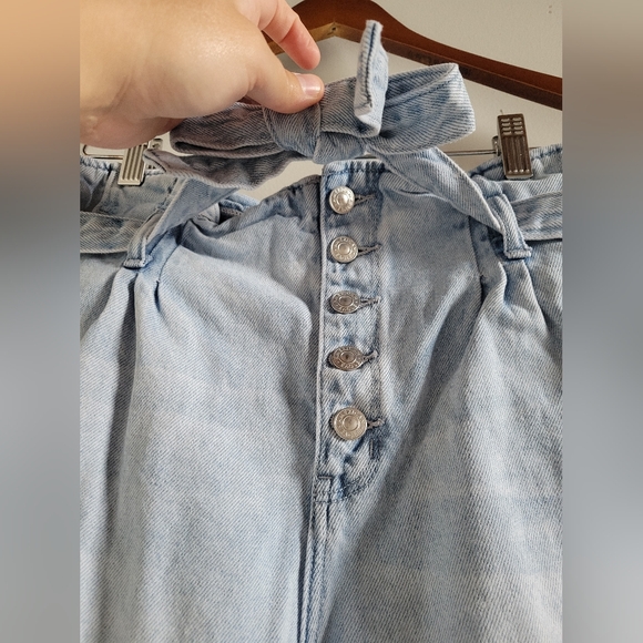 American Eagle Paper Bag Tie Waist Mom Jean Shorts Button Fly High Rise Size 16 - Picture 2 of 8